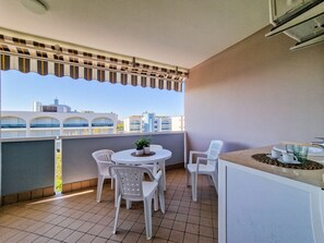 Balcony - Luminous one Bedroom Flat With Side sea View (San Michele al Tagliamento)