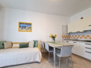Appartement, 1 chambre, balcon, vue sur l’océan | Salle à manger