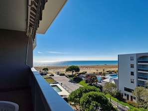 Balcony - Luminous one Bedroom Flat With Side sea View (San Michele al Tagliamento)