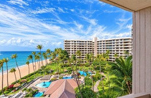 Ocean views from the lanai. - Surf Break Directly Out Front! – Kaanapali Alii 373 (Lahaina)
