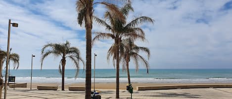 Vlak bij het strand, wit zand