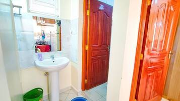 Towels, soap, shampoo, toilet paper