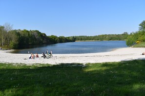 Beach - Gemütliche Geräumige Ferienwohnung Direkt am Königssee in Küstennähe (Zetel)