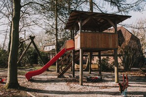 Children's area - Gemütliche Geräumige Ferienwohnung Direkt am Königssee in Küstennähe (Zetel)
