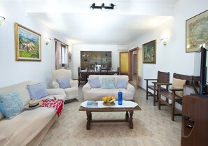 TV, DVD player, ping pong - VILLA GUILLERMO - RUSTIC STAY (Pollensa)