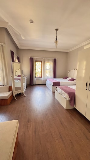 Minibar, WiFi (free), bed sheets