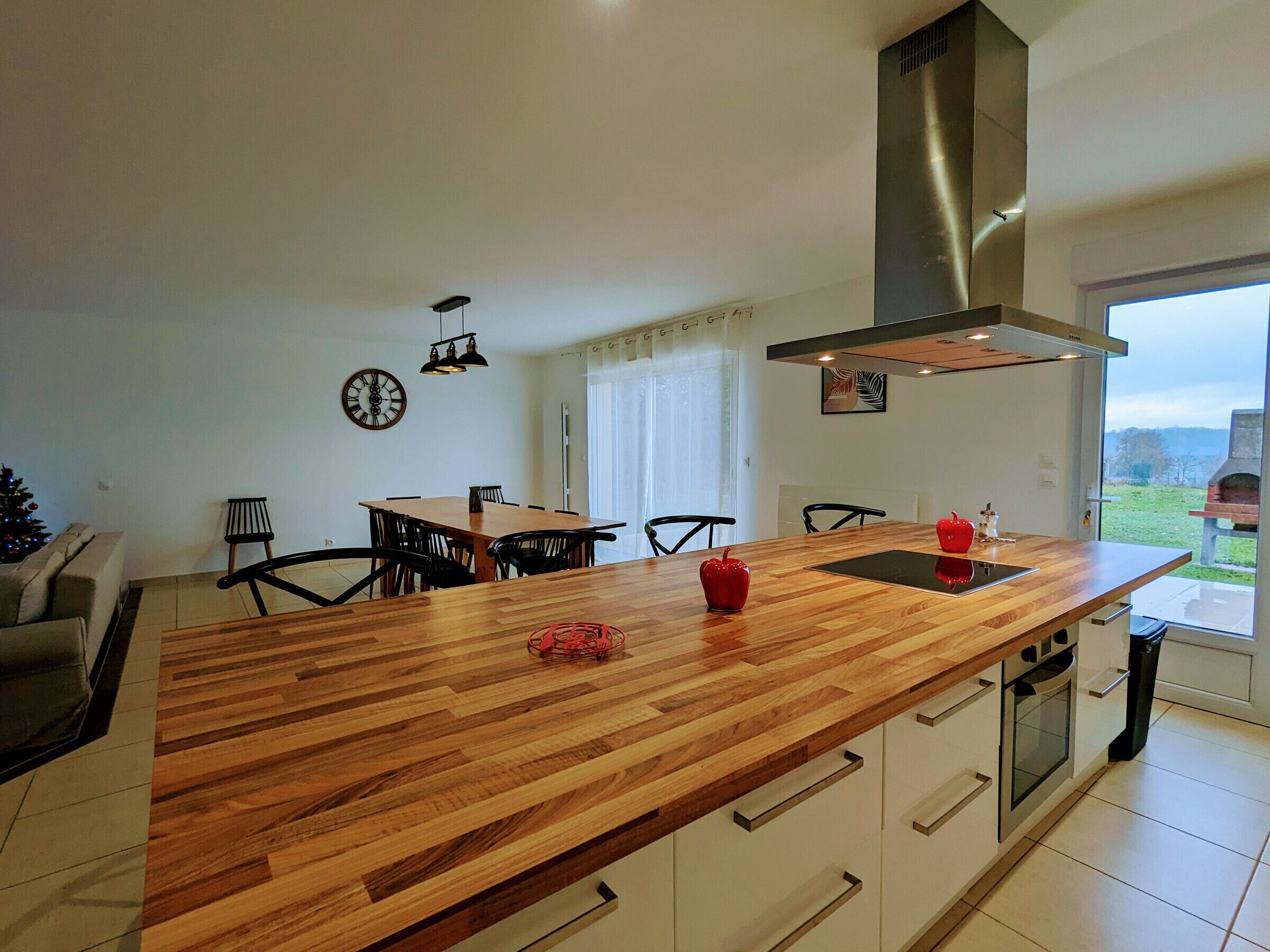 Fridge, microwave, dishwasher