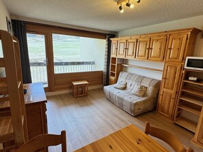 TV - Ski-in studio with balcony and parking (Montgenèvre)