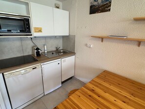 Køleskab, mikrobølgeovn, ovn, opvaskemaskine