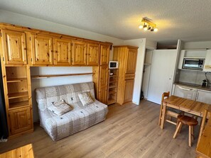 TV - Ski-in studio with balcony and parking (Montgenèvre)