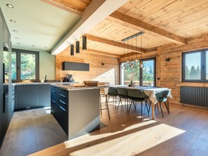 Køleskab, mikrobølgeovn, opvaskemaskine