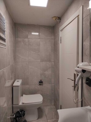 Standard Double Room | Bathroom - Legend City Apart (Istanbul)
