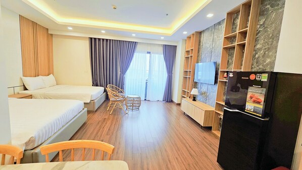 8 bedrooms, WiFi, bed sheets