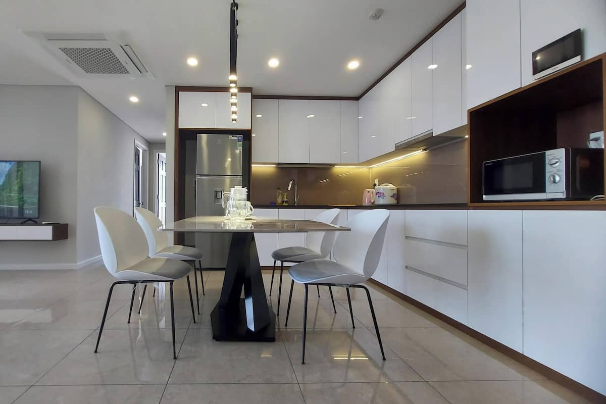 Executive Apartment, 3 Bedrooms, 2 Bathrooms, River View | Private kitchen