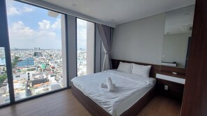 Executive Apartment, 3 Bedrooms, 2 Bathrooms, River View | Individually decorated, individually furnished, desk, laptop workspace - Luxury The Goldview Apartment - Saigon Center Riverside (Ho Chi Minh City)