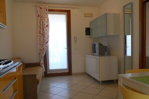 Apartment, 1 Bedroom, Patio, Garden View | Kemudahan bilik