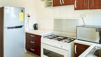 House | Private kitchen | Fridge, microwave, stovetop, electric kettle