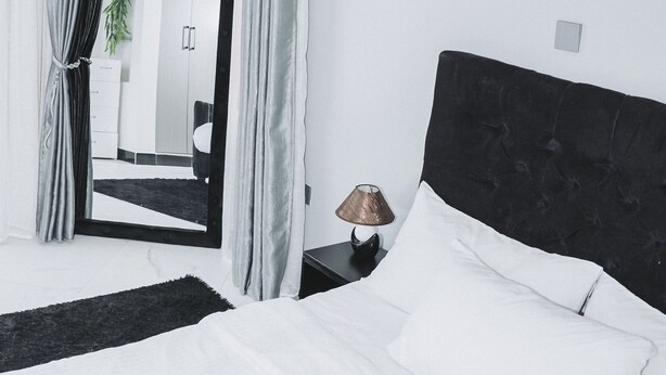 Unclassified image, 1 of 7, button - Oasis Hotel (Kampala)