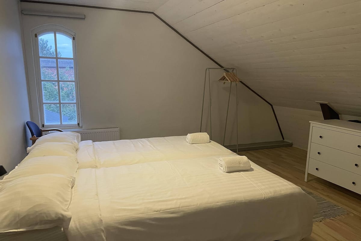 Basic Double or Twin Room | Individually decorated, individually furnished, laptop workspace