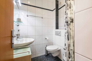 Shower - Holiday apartment with air conditioning (Crikvenica)