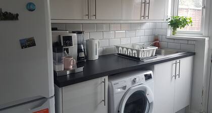Single Bedroom in Sudbury Hill Wembley - 10 mins from Wembley Stadium