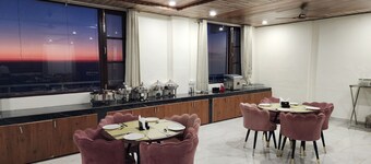 Him Hilton Luxury Hotel