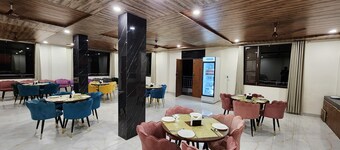 Him Hilton Luxury Hotel