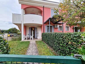 Huoneisto, 1 makuuhuone, patio, näköala puutarhaan | Ulkopuoli