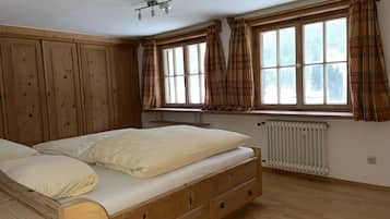 1 habitación, wifi y ropa de cama