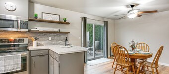 Updated Duplex Home < 1 Mi to Downtown Enumclaw!