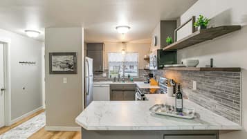 House (2 Bedrooms) | Interior