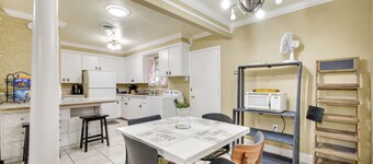 Baton Rouge Vacation Rental w/ Yard: 10 Mi to Lsu!