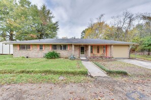 House (3 Bedrooms) | Interior - Baton Rouge Vacation Rental w/ Yard: 10 Mi to Lsu! (Baton Rouge)