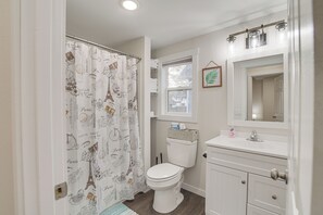House (4 Bedrooms) | Interior - Dog-friendly Home < 1 Mi to Downtown Fargo! (Fargo)