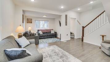 House (4 Bedrooms) | Interior