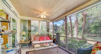 Sebastian Home w/ Screened Lanai: 8 Mi to Beach!