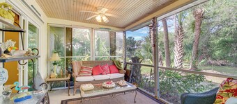 Sebastian Home w/ Screened Lanai: 8 Mi to Beach!