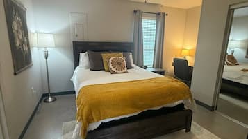 2 bedrooms, desk, iron/ironing board, WiFi