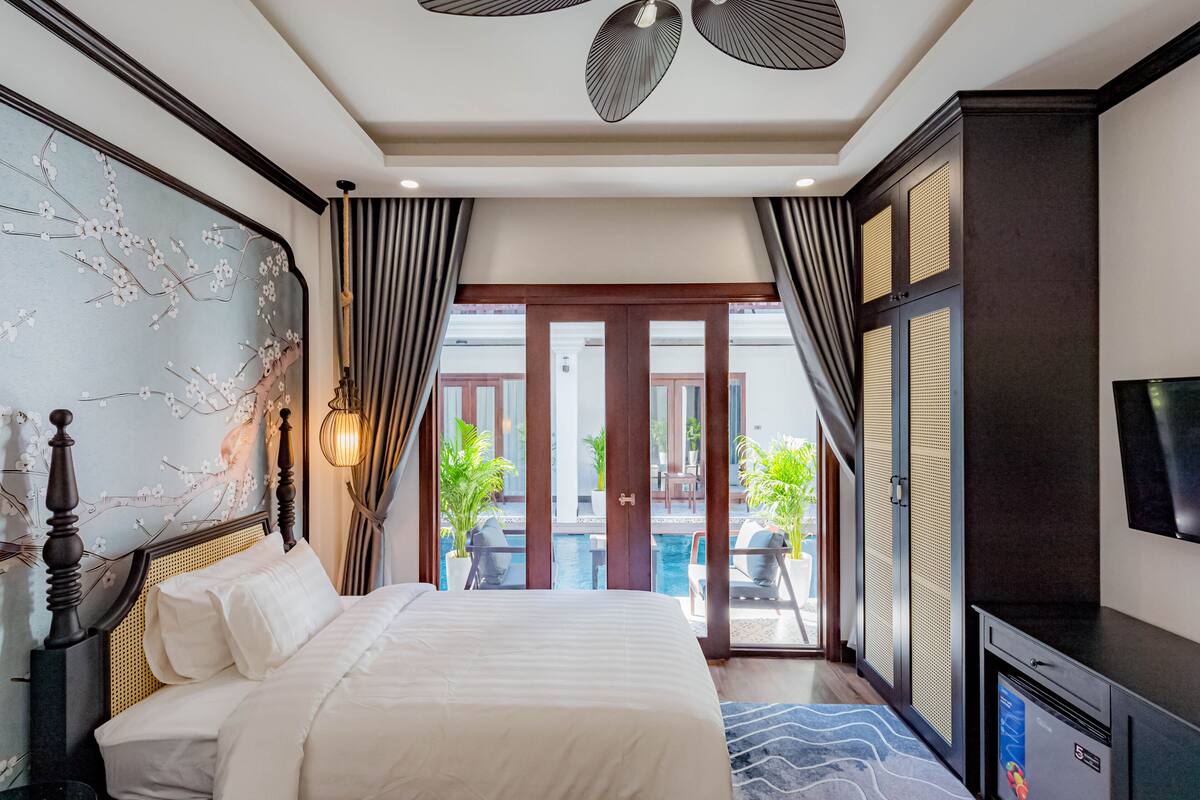Classic Twin Room | Peti besi dalam bilik, meja, langsir/tirai gelap terus, kalis bunyi 
