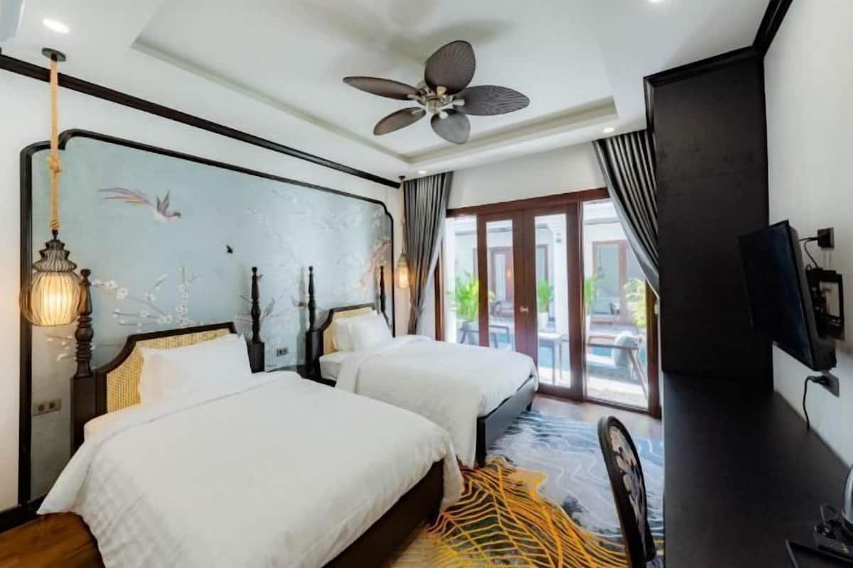 In-room safe, desk, blackout curtains, soundproofing