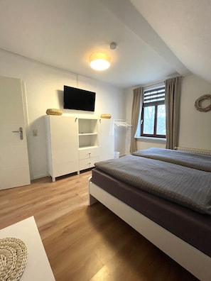 2 bedrooms, iron/ironing board, travel crib, free WiFi