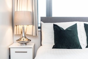 2 室のベッドルーム、アイロン / アイロン台、WiFi、ベッドシーツ