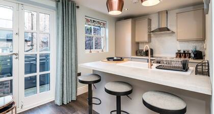 Host & Stay | The Pilgrim Coach House