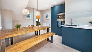 Dining - Host & Stay | The Coachouse at Pilgrim St (Liverpool)
