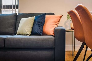 TV, offices - Host & Stay | Ropewalks Apt (Liverpool)