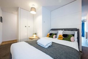 1 bedroom, iron/ironing board, WiFi, bed sheets - Host & Stay | Preston's Rooftop Apt (Liverpool)