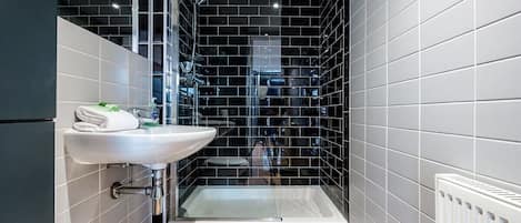 Shower, towels