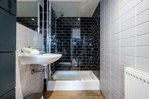 Shower, towels