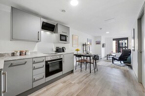 Fridge, microwave, oven, stovetop - Host & Stay | The Roscoe Nest (Liverpool)