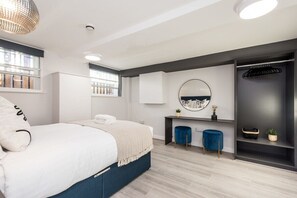 3 dormitorios, tabla de planchar con plancha, wifi y ropa de cama